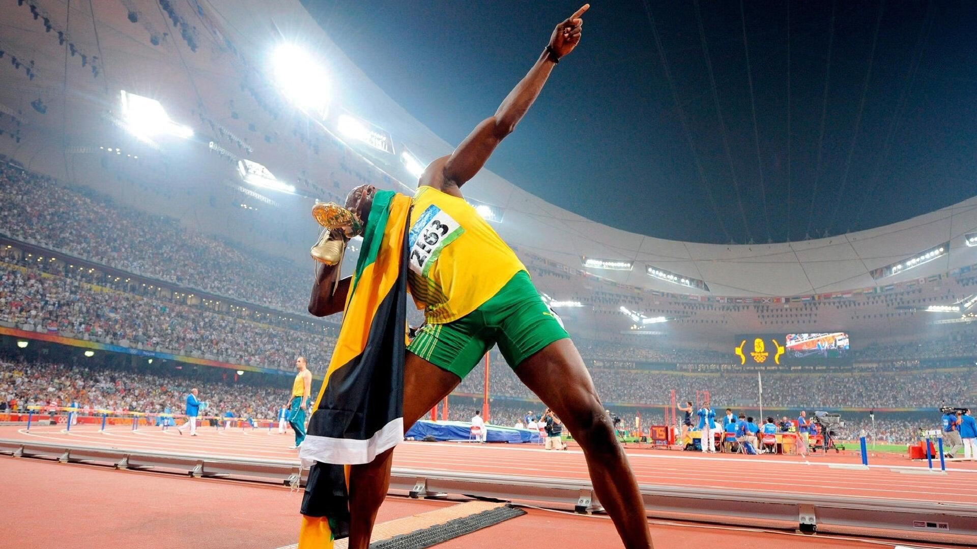 _场边花絮：明星嘉宾助阵现场热情高涨_，明星拍戏现场花絮视频